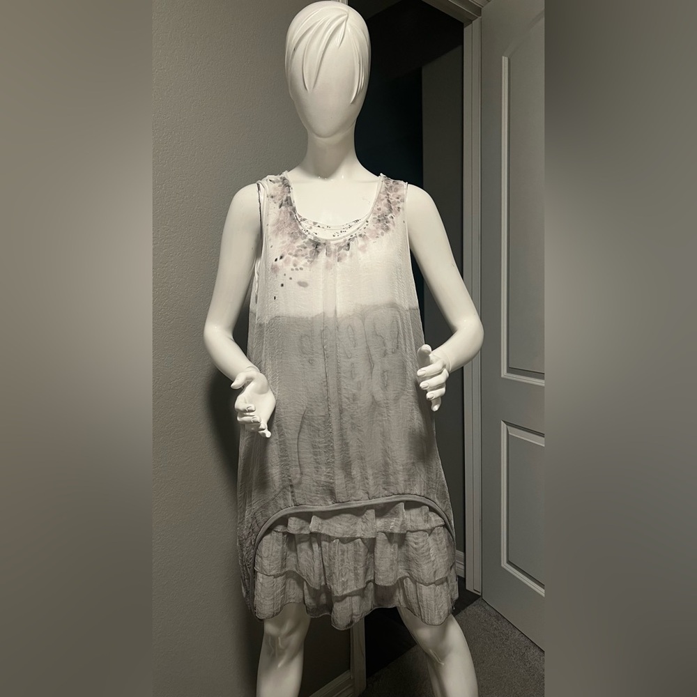 ClothesHead Sleeveless Gray and White Layered Dress